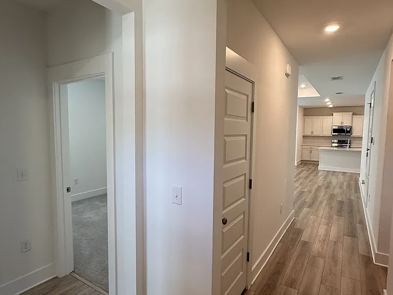 210 Lyla Ln — Photo 6