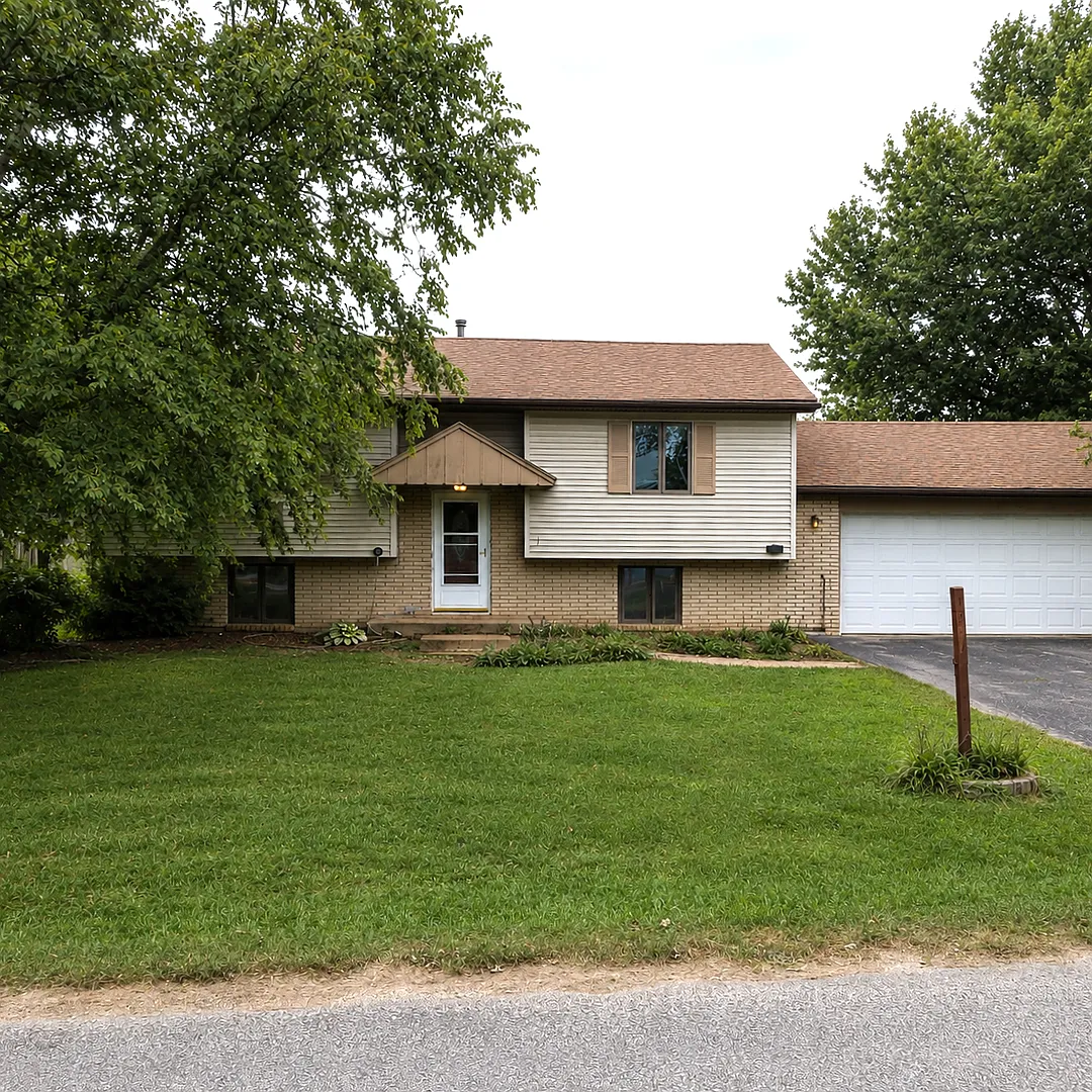 Charming 2-Bedroom Home with Attached Garage in Orion! — Photo 1