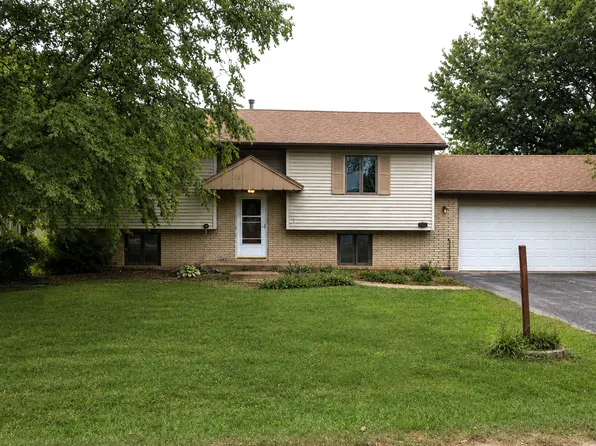 22 Sunny Hill Dr, Orion, IL 61273