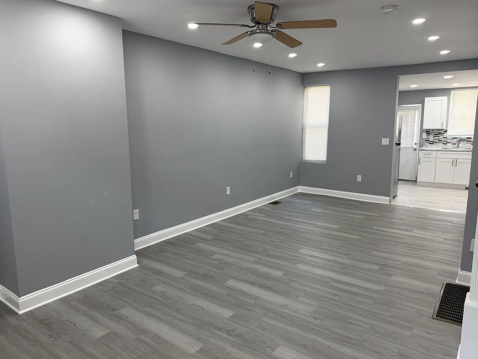3 bed, 1100 sqft, $1,699 — Photo 3