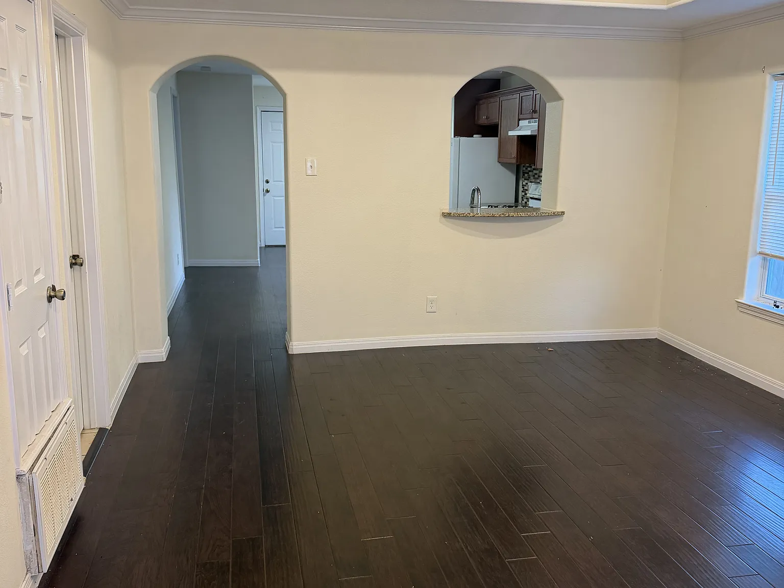 2 bed, 1040 sqft, $2,850 — Photo 4