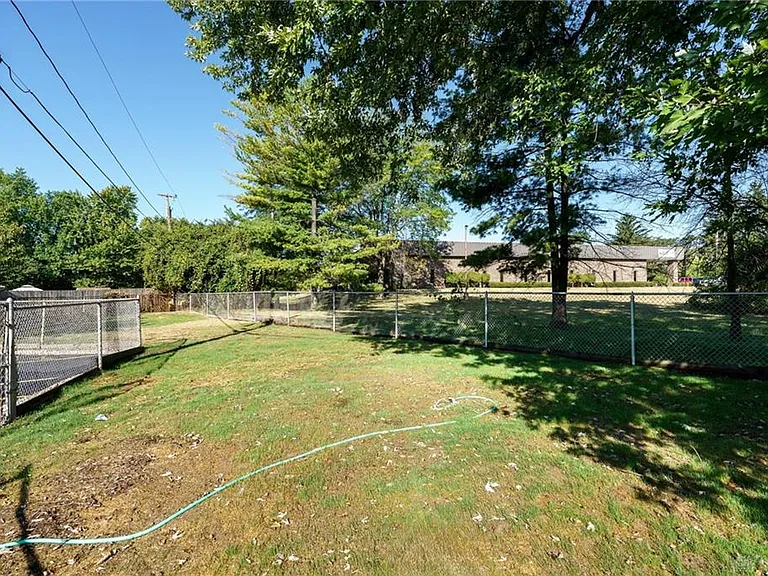 3433 Woodman Dr — Photo 13