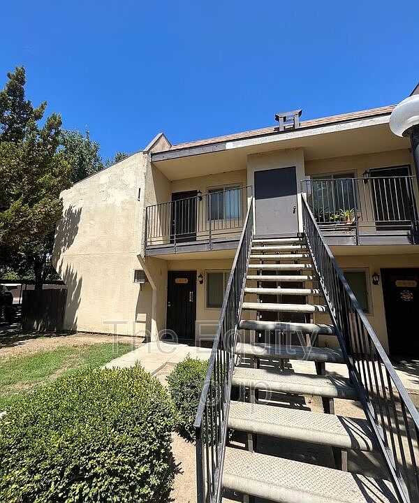1st image of 1422 W Elowin Ave