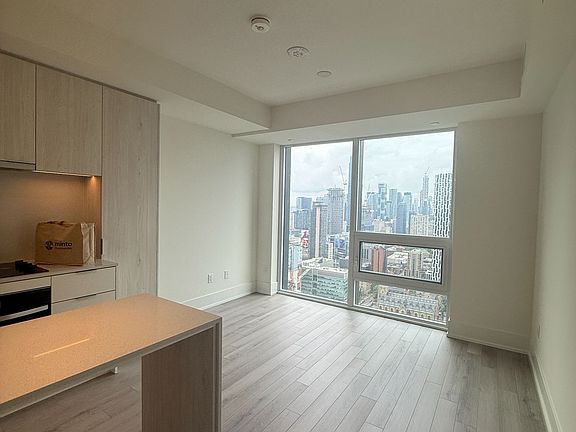 4th image of 89 Church St #4604