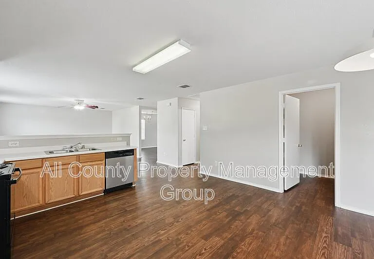 4909 Wildcreek Way — Photo 3