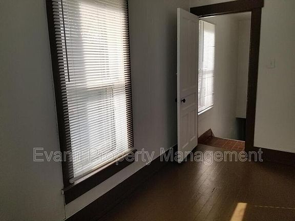 4th image of 104 1/2 Rusby Ave