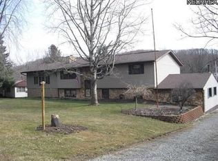 1053 Henderson School Rd NE, New Philadelphia, OH 44663