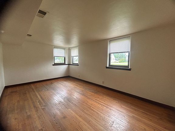 5th image of 1011 W Locust St #2
