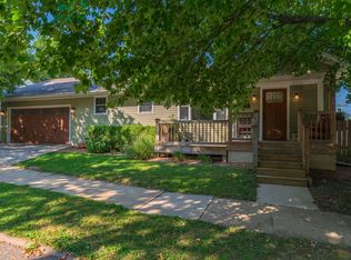 1612 N Roosevelt Ave, Bloomington, IL 61701