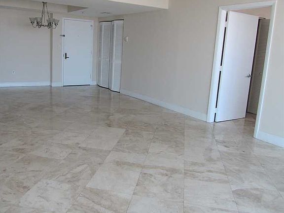 4th image of 650 West Ave APT 1610