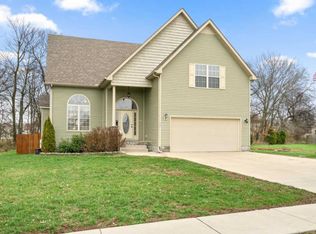 687 Sly Fox Dr, Clarksville, TN 37040