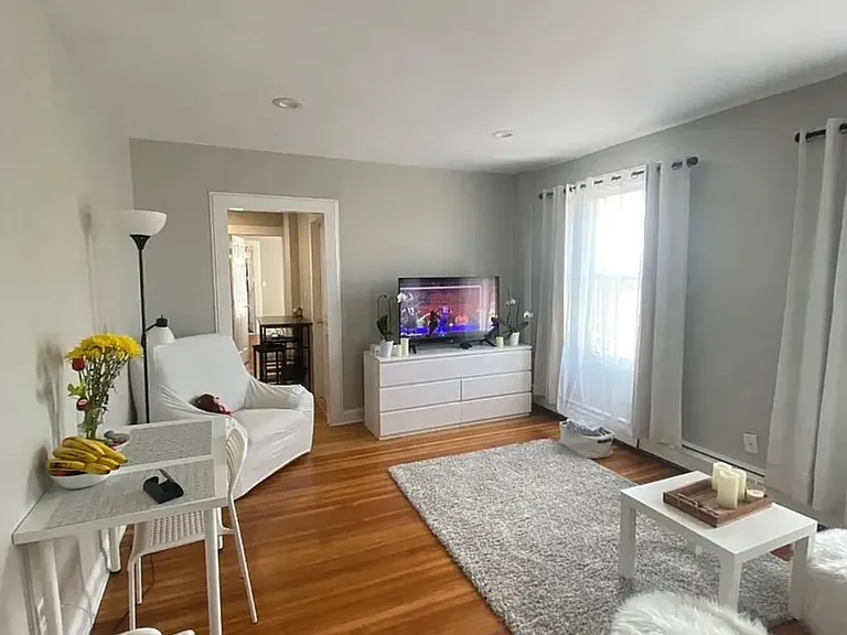 221 Park Rd #2W — Photo 5
