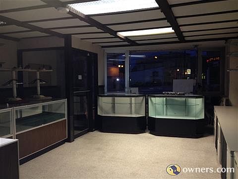 Showroom to Street View