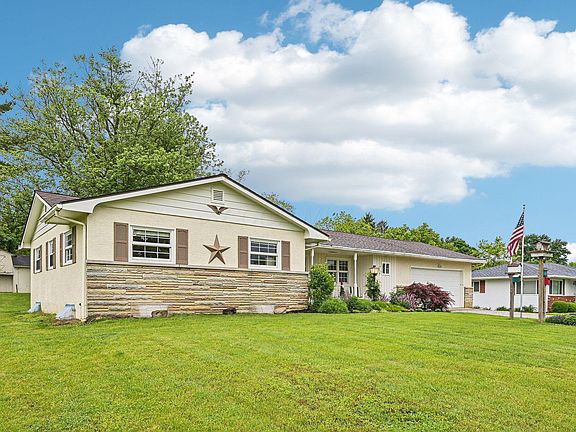 3rd image of 2067 Sheridan Dr NE
