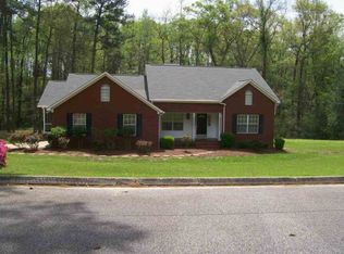 214 Woodhill Cir, Eufaula, AL 36027
