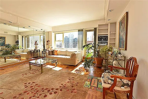 Sold by CitySites Real Estate Group | media 4