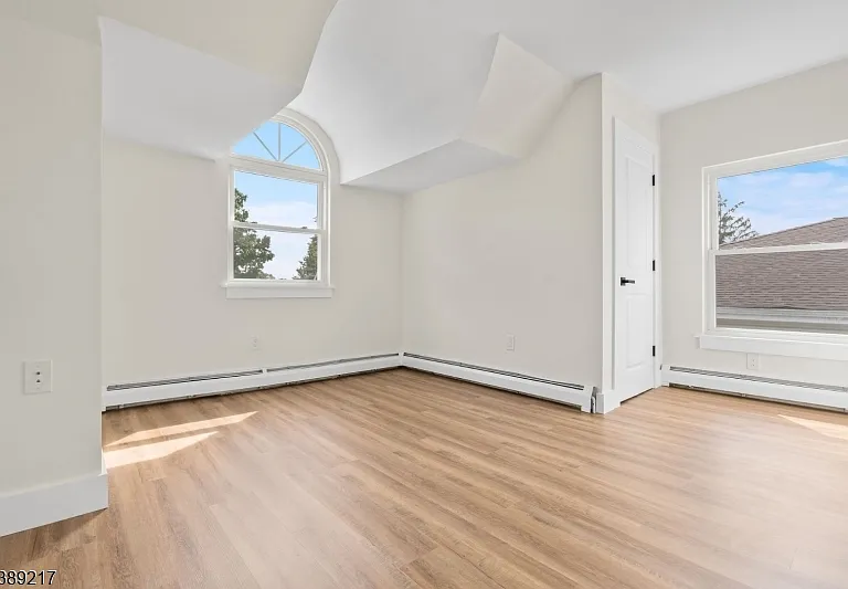 151 S Clinton St #3 — Photo 2