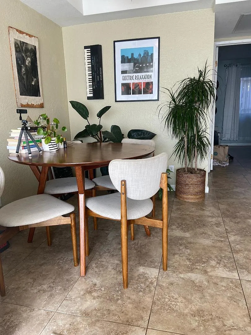1 bed, 700 sqft, $2,400 — Photo 4