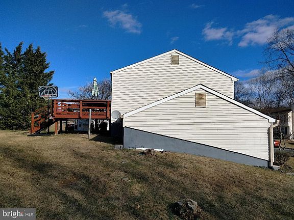 2nd image of 809 Avis Dr