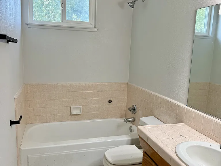 3636 W Tulare Ave — Photo 34