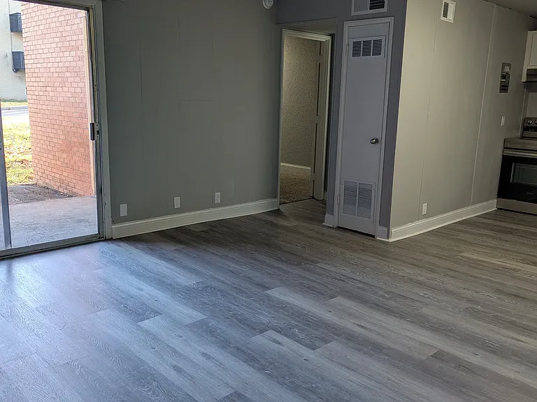 Campus View Apartments — Photo 28