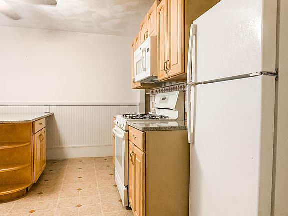 4th image of 148 North St #2