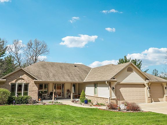 4th image of 875 Fawn Ln