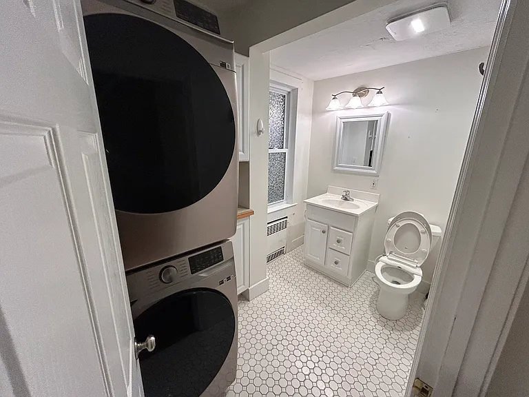 47 Russell St #1 — Photo 14
