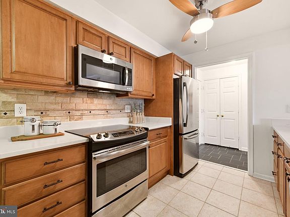 4th image of 545 E Braddock Rd APT 408