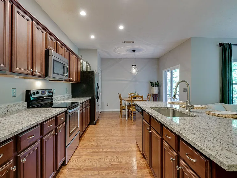 9136 Carissa Dr — Photo 8
