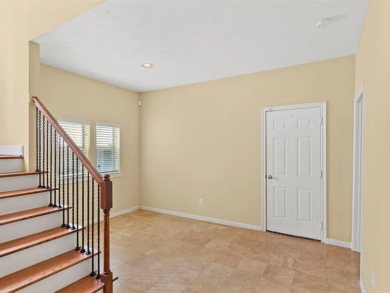 5734A Kansas St — Photo 3