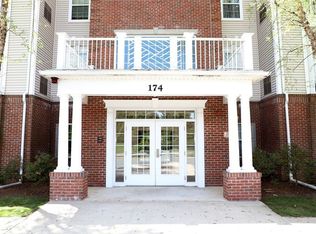 174 Haverhill St UNIT 328, Andover, MA 01810