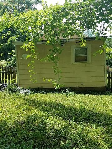 2nd image of 925 White Ave