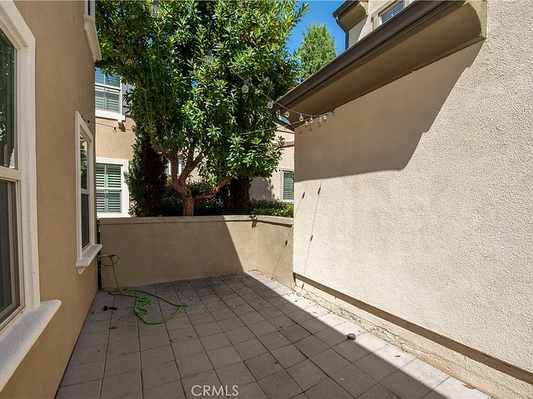 165 Pathway — Photo 20