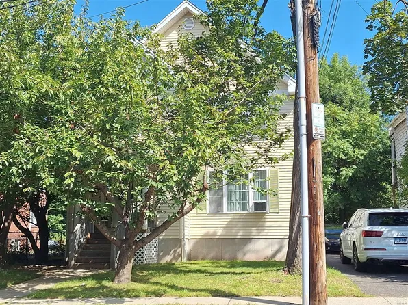 220-222 Sargeant St, Hartford, CT 06105