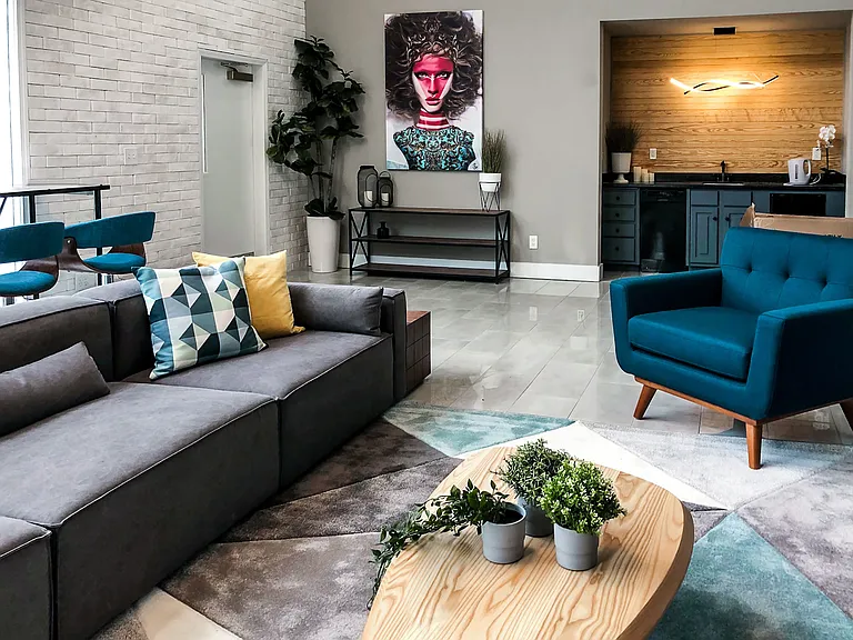 Newly Renovated Apartments & Community | Vie at University Downs