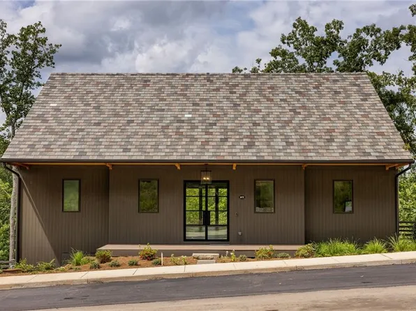 1072 Lupo Loop, Chattahoochee Hills, GA 30268