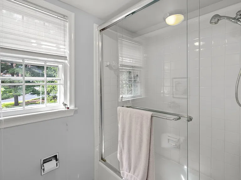 3909 Watson Pl NW — Photo 17
