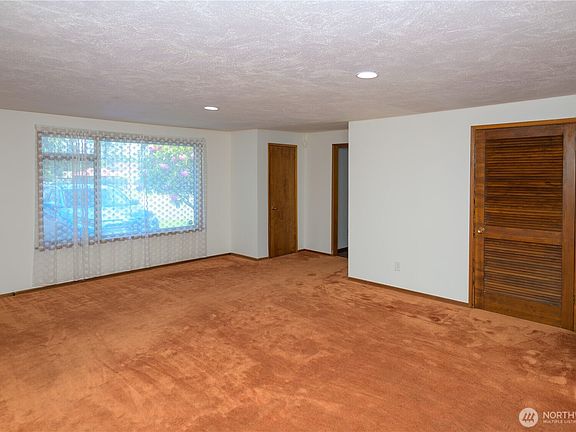 4th image of 5304 108th Street SW