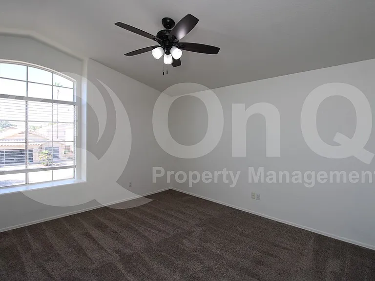 137 W Leah Ct — Photo 11