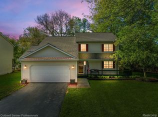 2175 W Drahner Rd, Oxford, MI 48371