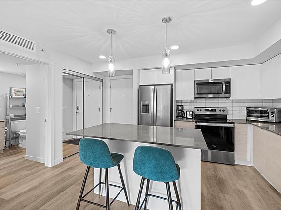 4th image of 4810 Cedar Ridge Pl #308