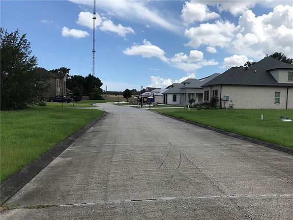5th image of Oak Dale Dr