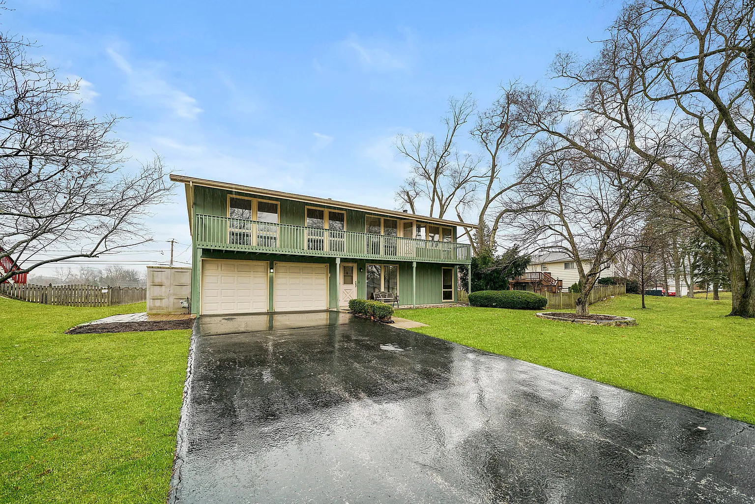21W181 Monticello Rd photo 1