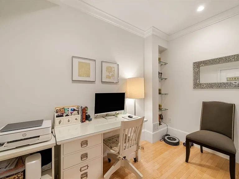 349 Marlborough St #1 — Photo 16
