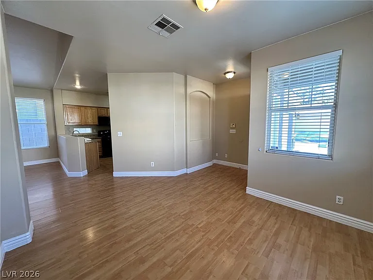 8033 Arcadian Ln — Photo 4