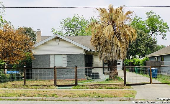 2nd image of 715 Paso Hondo