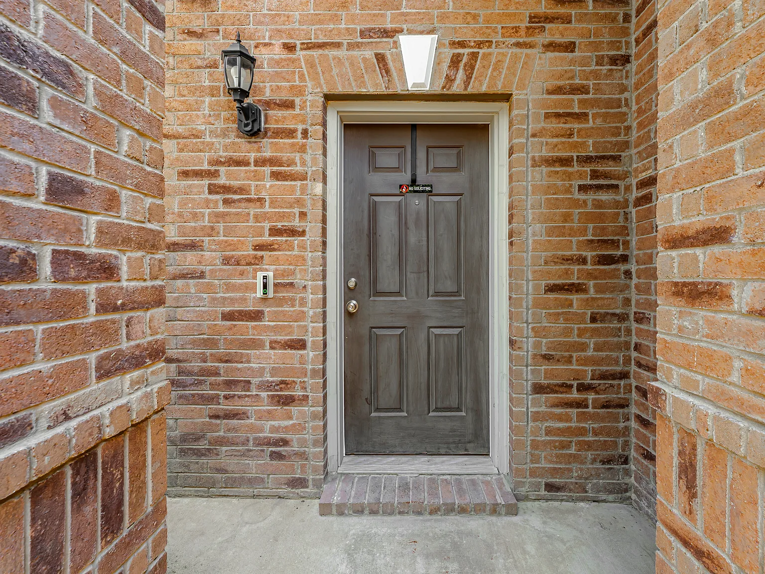 4 bed, 2.5 bath, 2391 sqft, $2,695 — Photo 3