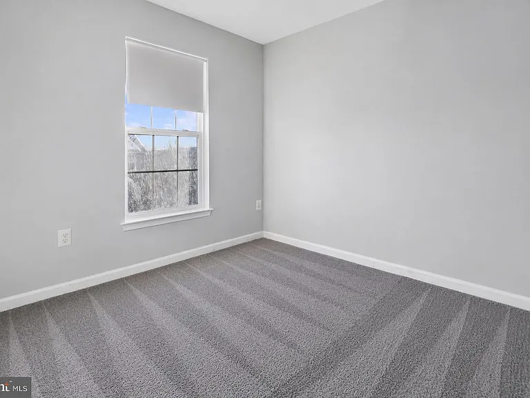 3730 Singleton Ter — Photo 7