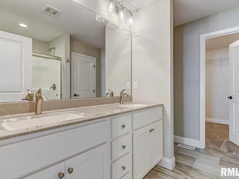 1811 Spartan Dr — Photo 17